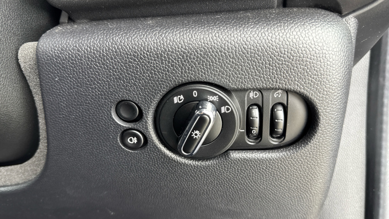 MINI Hatchback 1.5 Cooper Exclusive 5dr Petrol Hatchback